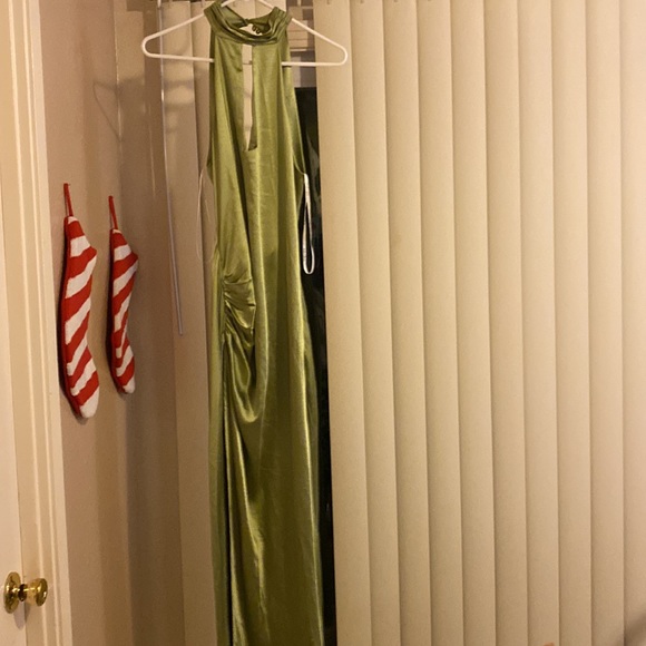 FOR LOVE & LEMONS Green Satin
Pia Halter Neck Maxi Dress Gown size L - Picture 3 of 14
